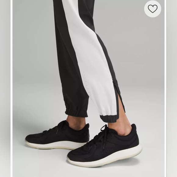 LULULEMON Adapted State High-Rise Jogger: Color block black/white. Size 2 NWT - Picture 5 of 7